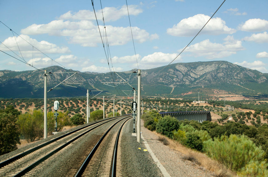 Adif destina más de 138 millones de euros al mantenimiento de las líneas de alta velocidad del corredor sur